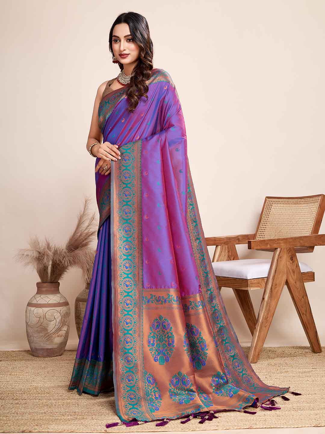 Urban Pallu Woven Design Silk Blend Party Saree