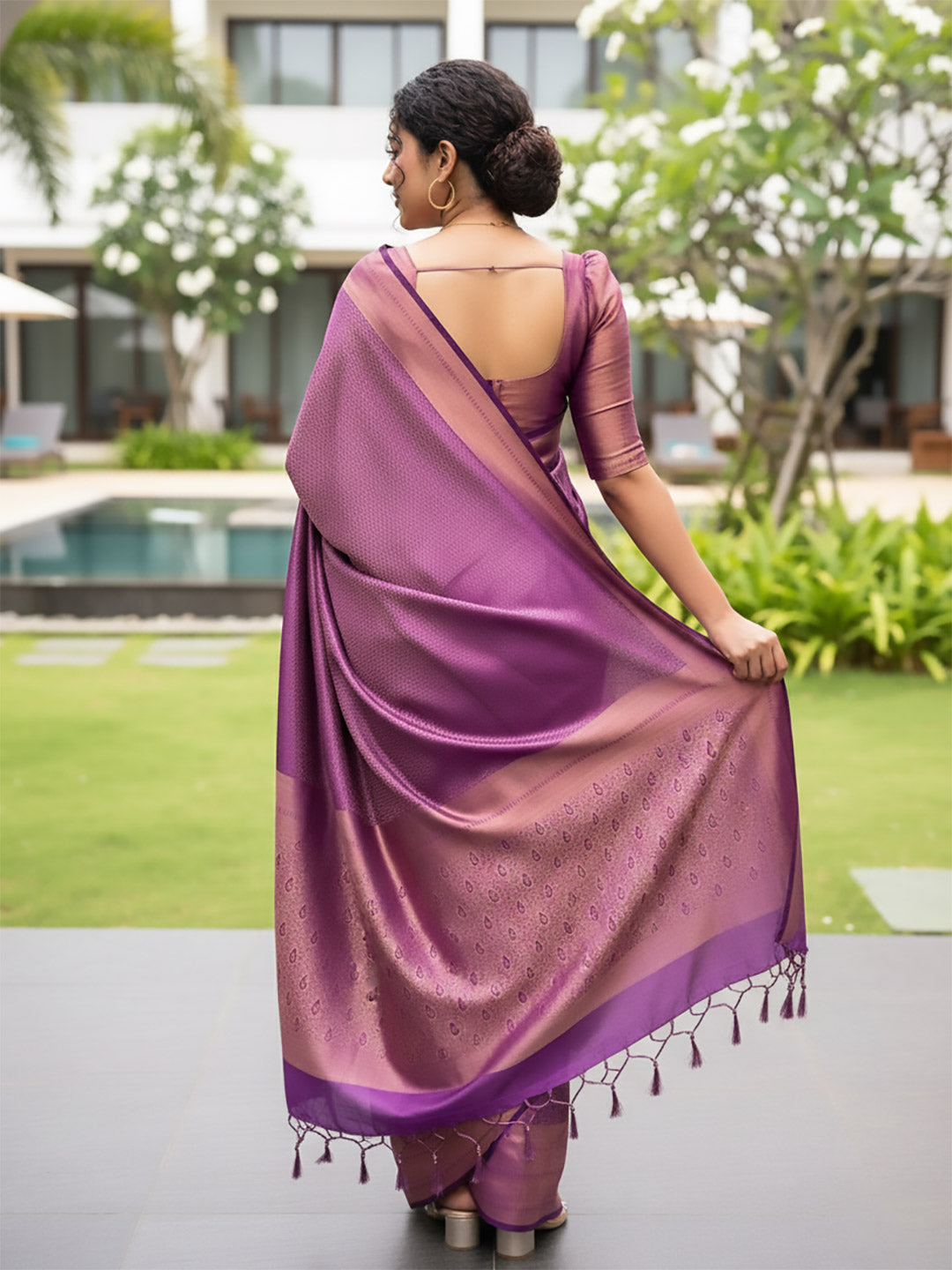 Urban Pallu Woven Design Silk Blend Traditional Saree