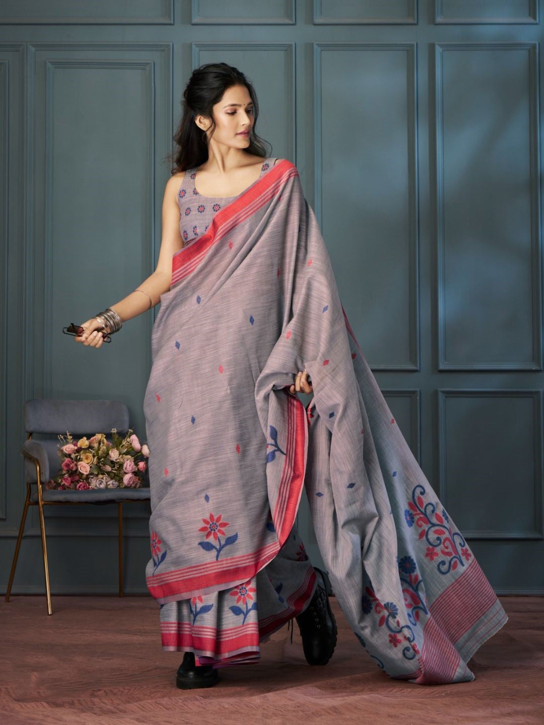 Urban Pallu Solid Cotton Blend Daily Saree