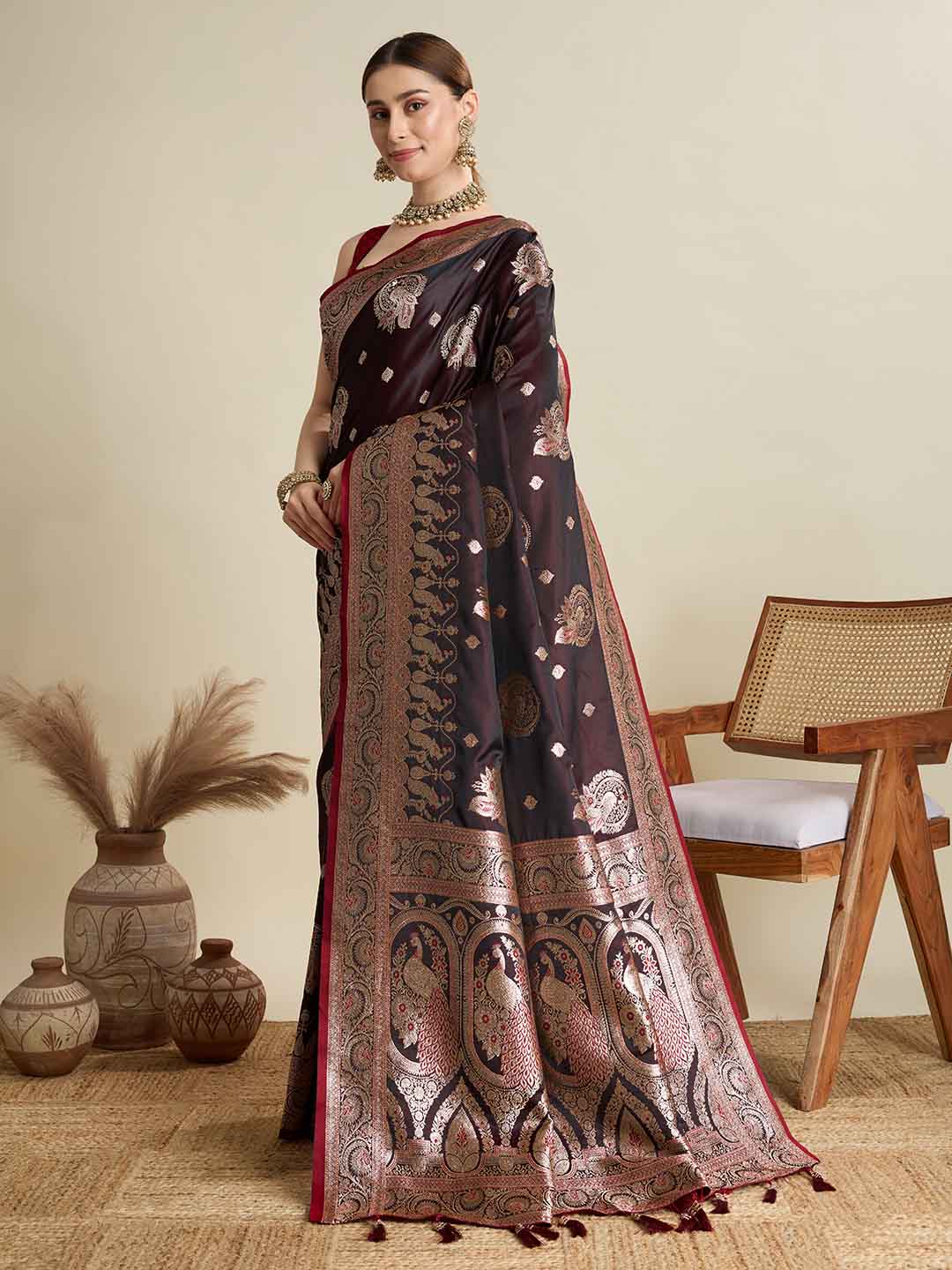 Urban Pallu Woven Design Silk Blend Party Saree