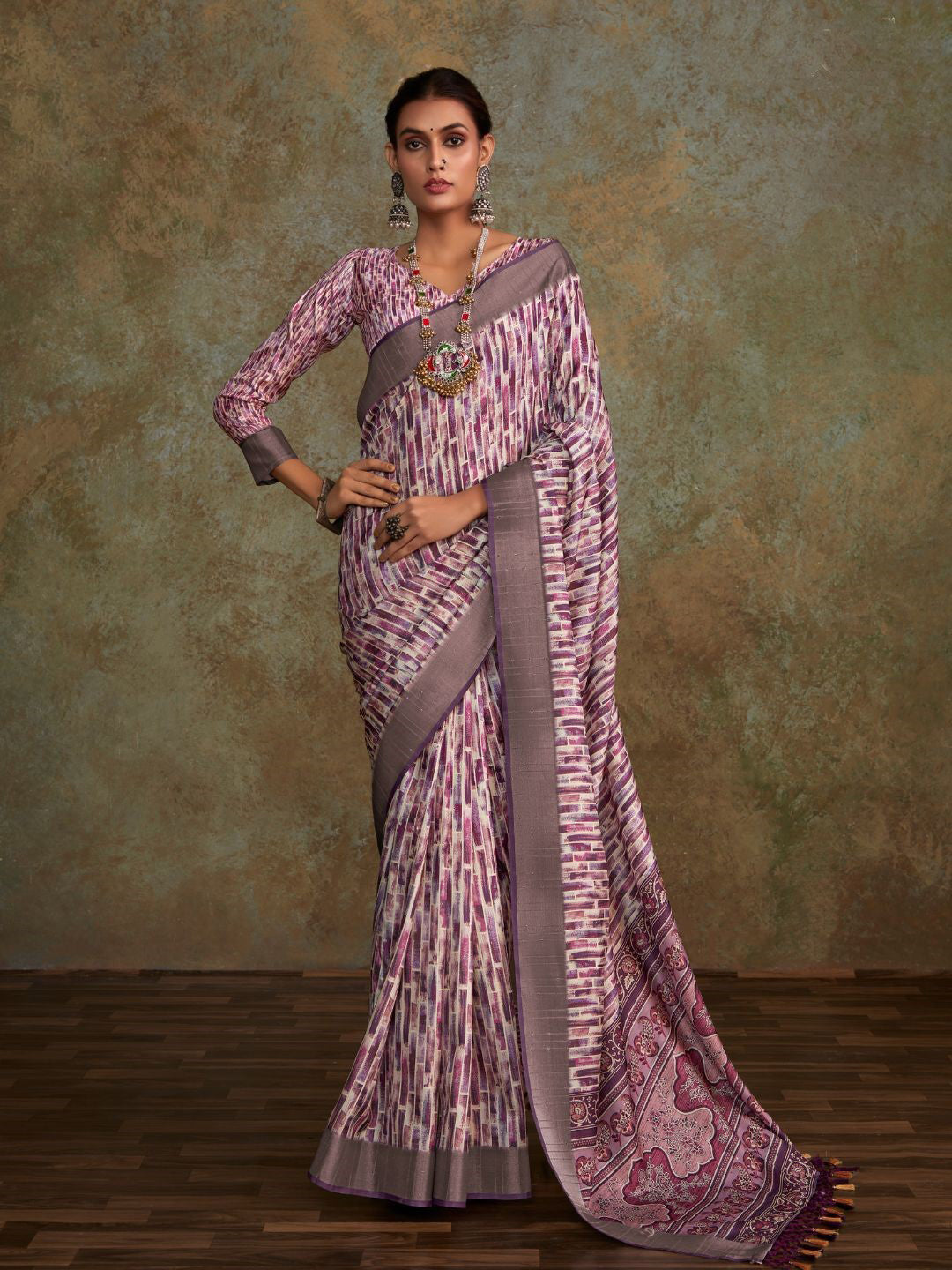 Urban Pallu Printed Silk Blend Daily Saree