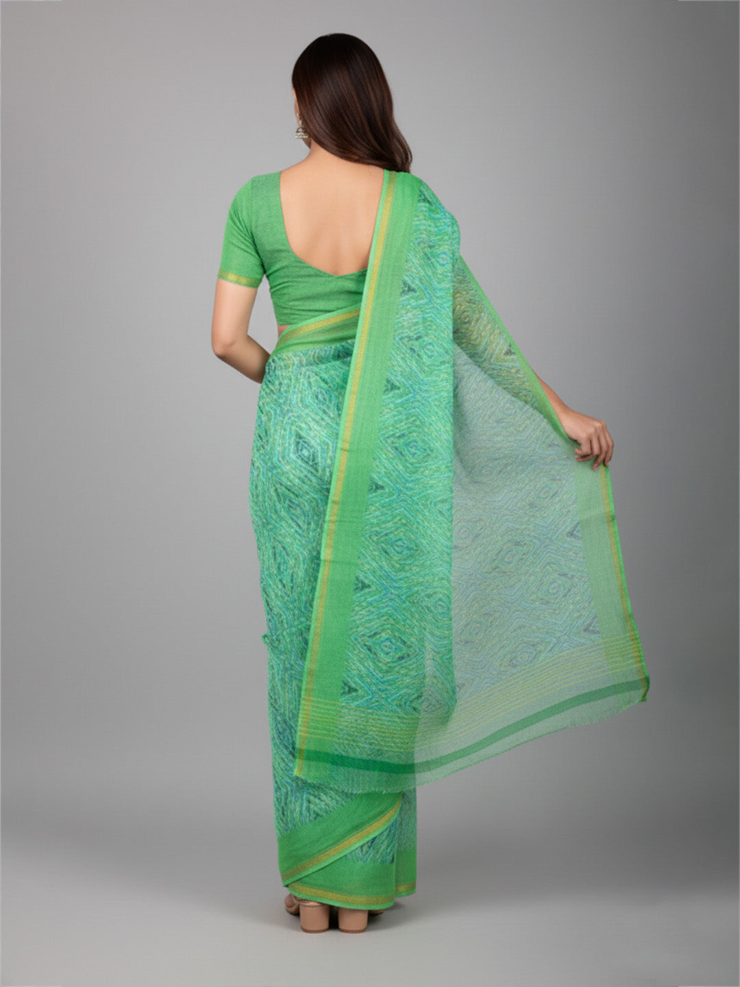 Urban Pallu Solid Silk Blend Festive Saree