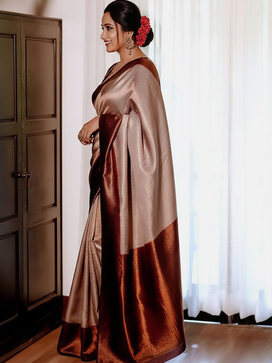 Urban Pallu Woven Design Silk Blend Traditional Saree