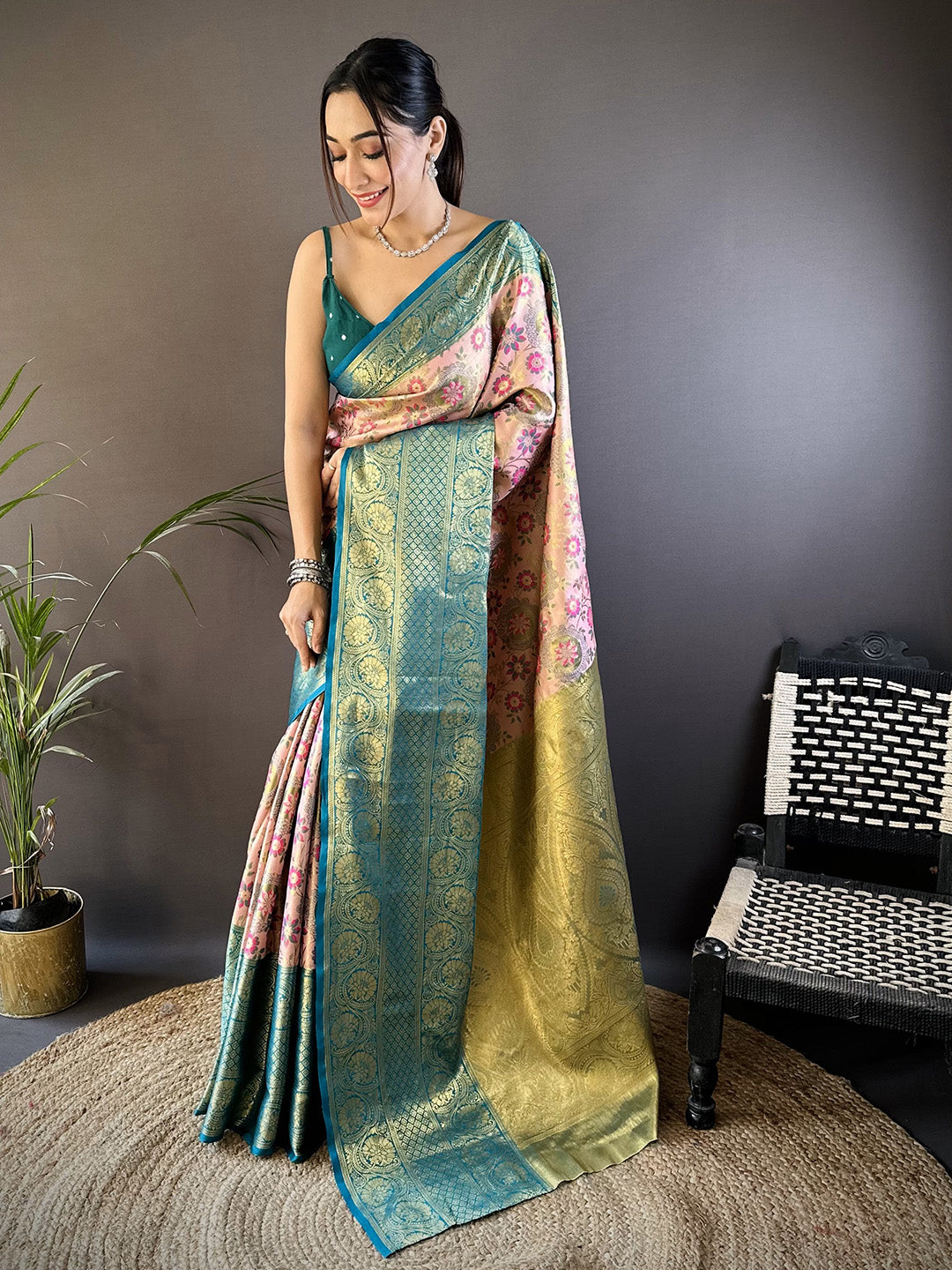 Urban Pallu Woven Design Silk Blend Traditional Saree