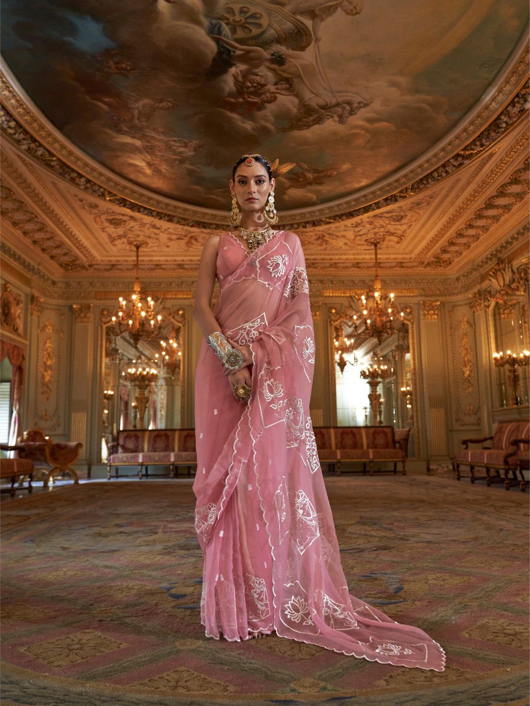 Urban Pallu Solid Poly Chiffon Daily Saree
