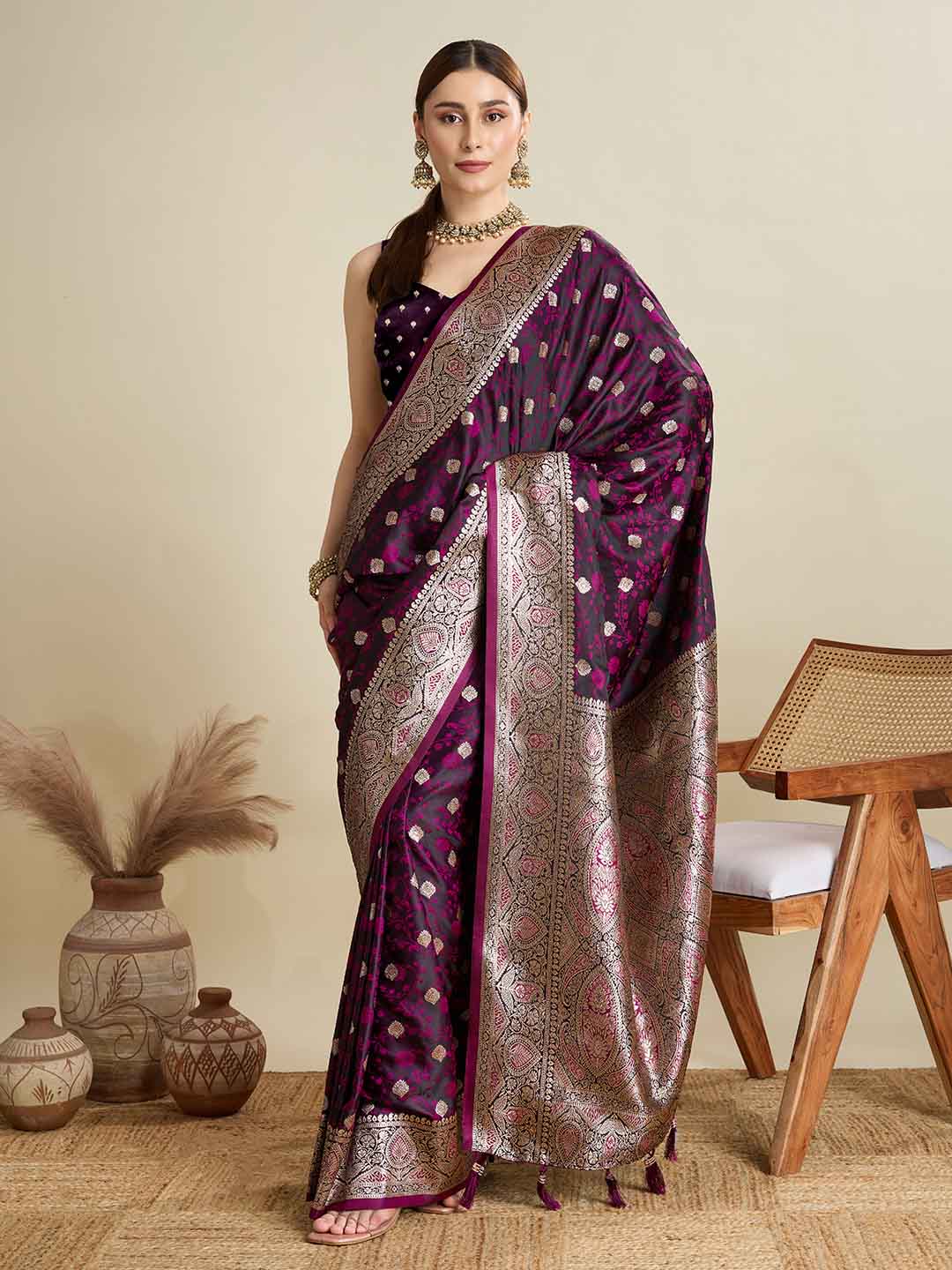 Urban Pallu Woven Design Silk Blend Party Saree