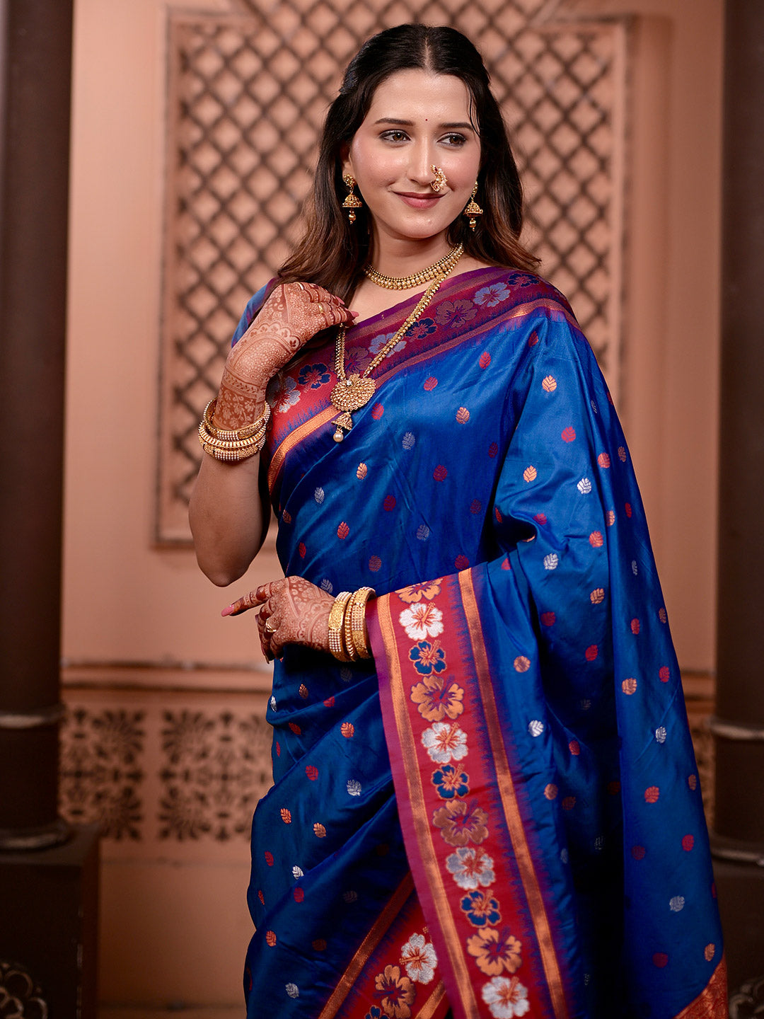 Urban Pallu Woven Design Silk Blend Traditional Saree