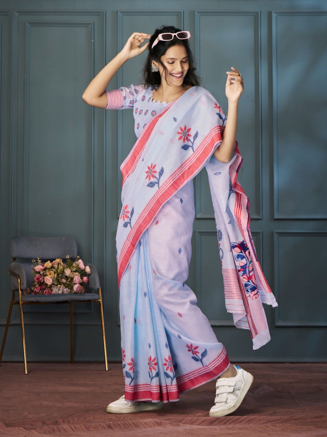 Urban Pallu Solid Cotton Blend Daily Saree