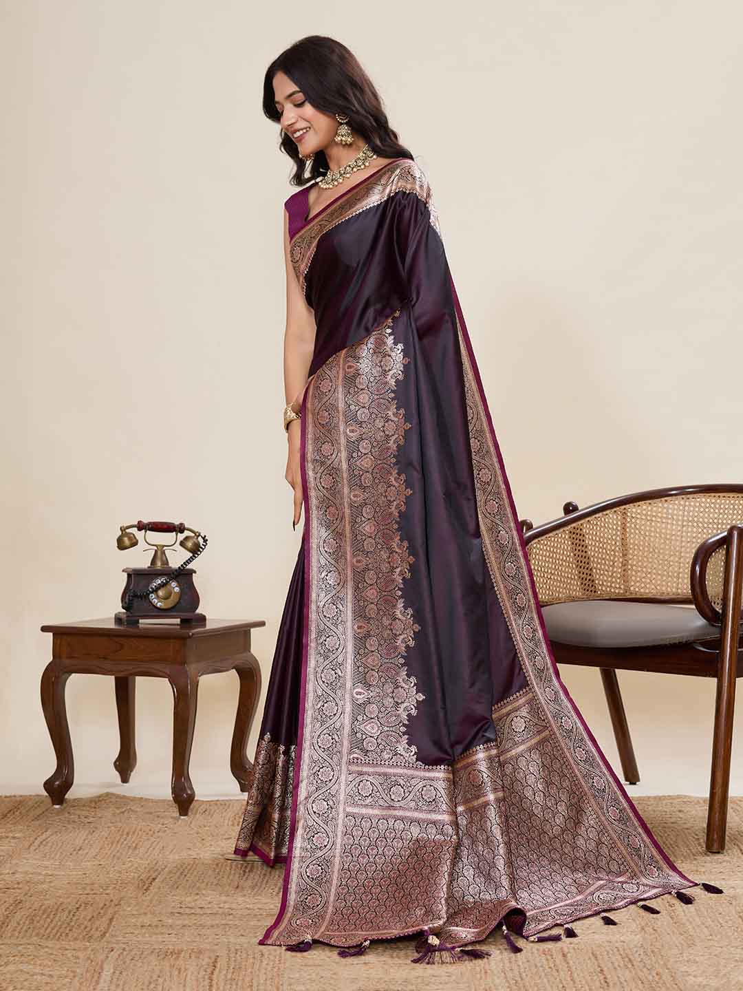 Urban Pallu Woven Design Silk Blend Party Saree