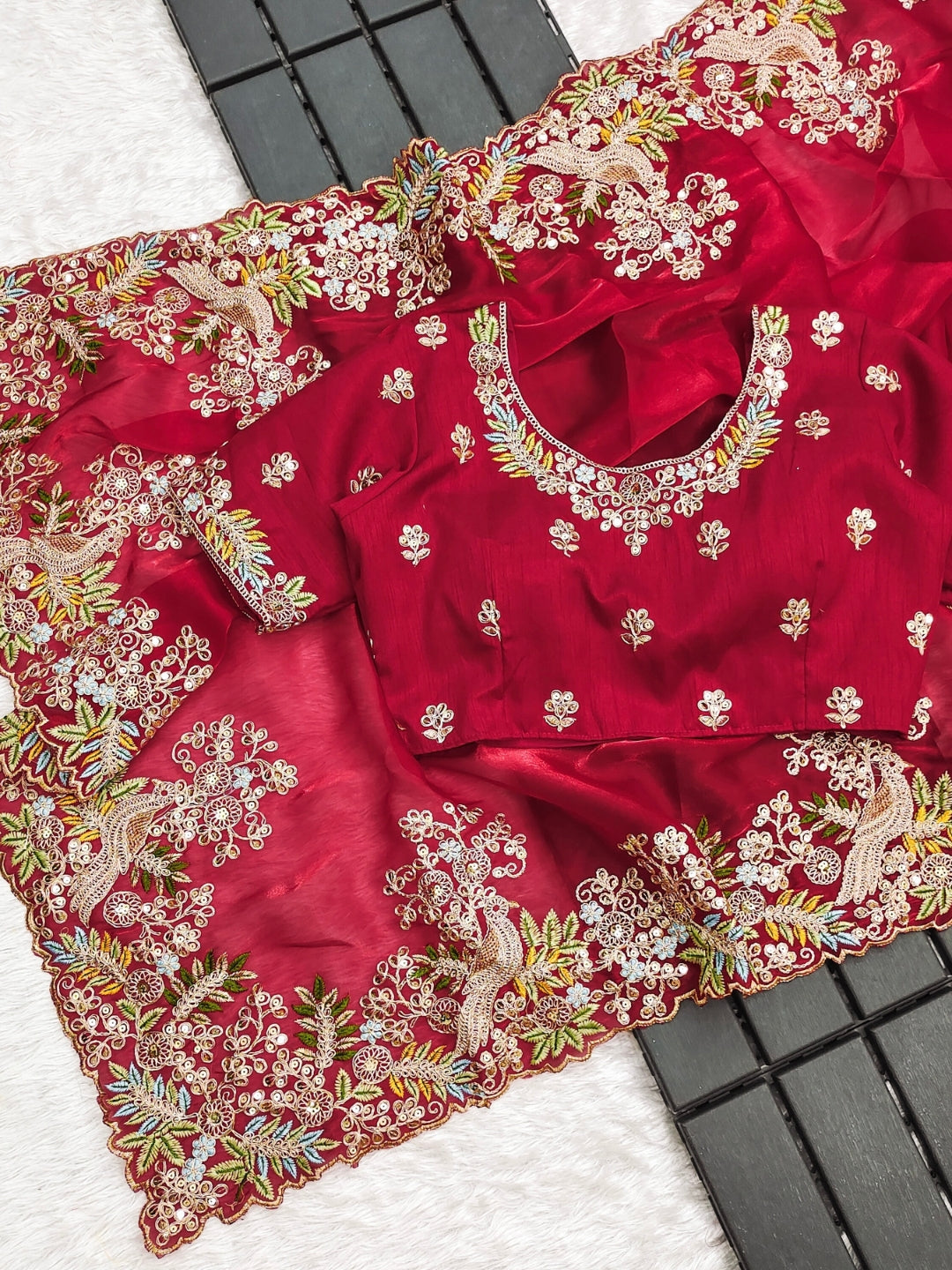 Urban Pallu Solid Silk Blend Festive Saree