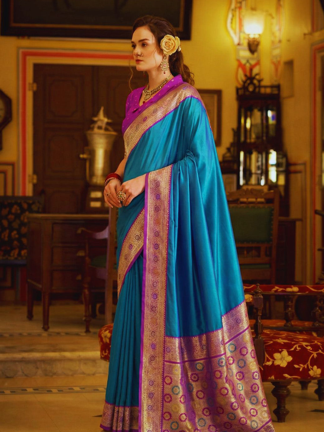 Urban Pallu Woven Design Silk Blend Daily Saree