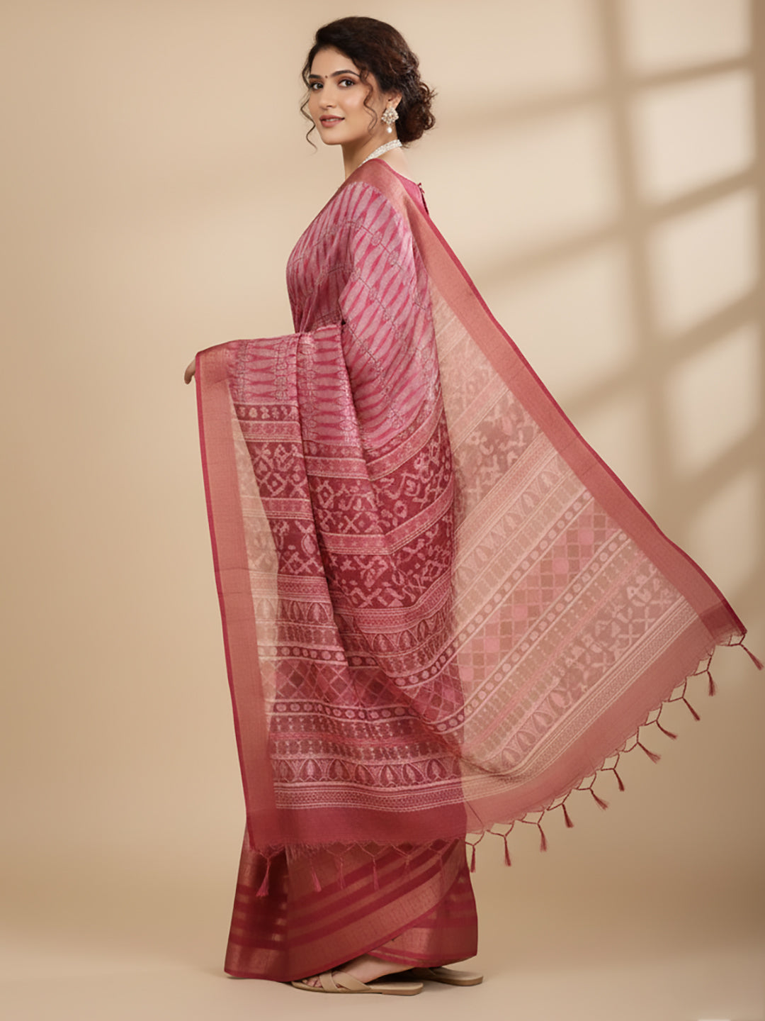 Urban Pallu Floral Sequinned Silk Blend Fusion Saree