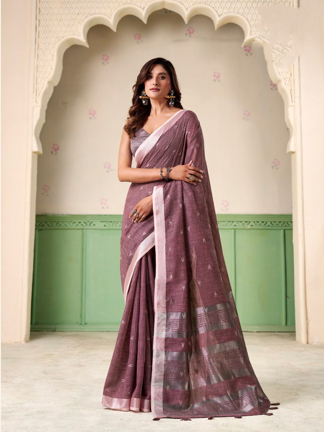 Urban Pallu Woven Design Silk Blend Traditional Saree