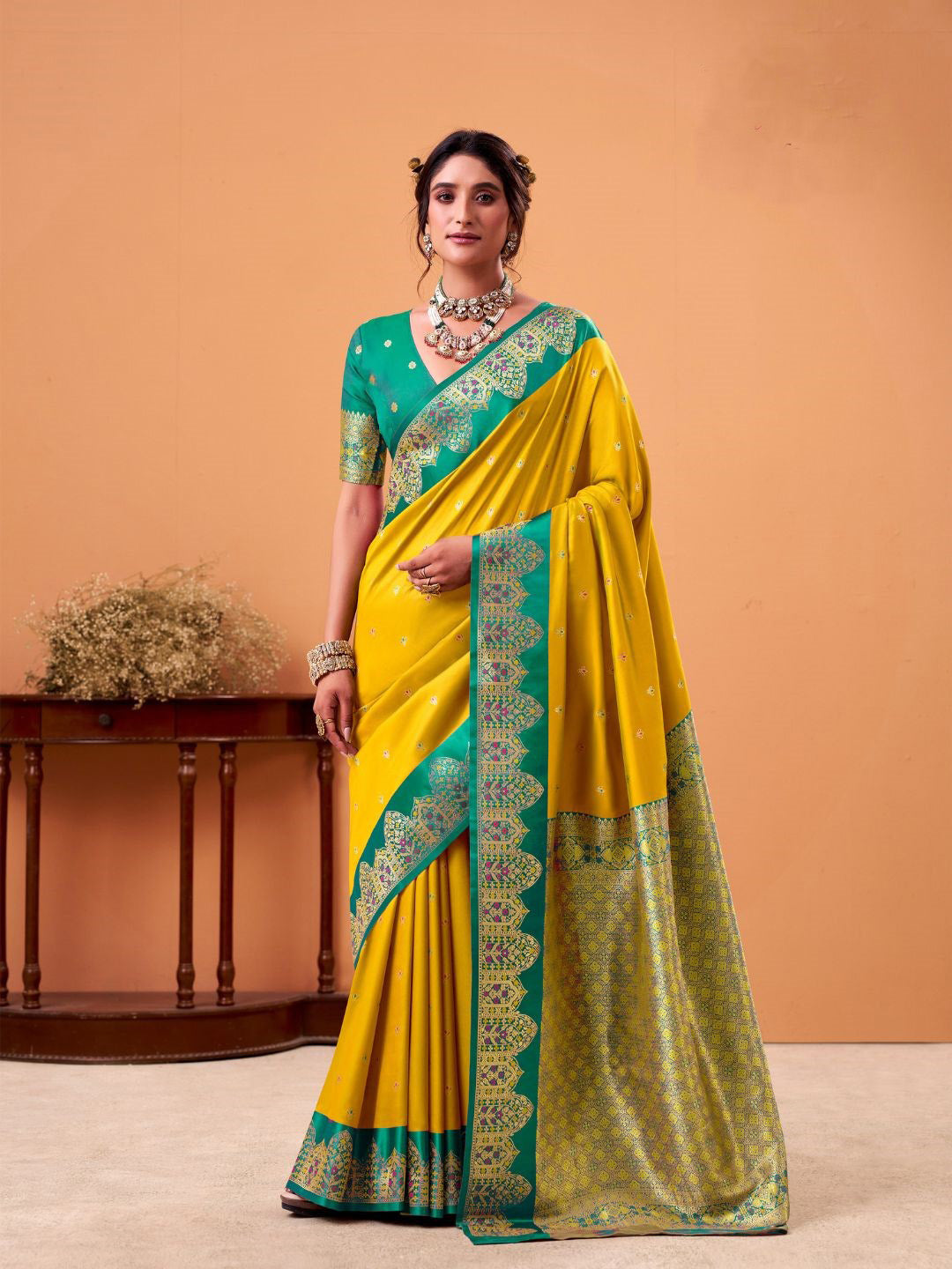 Urban Pallu Solid Silk Blend Festive Saree
