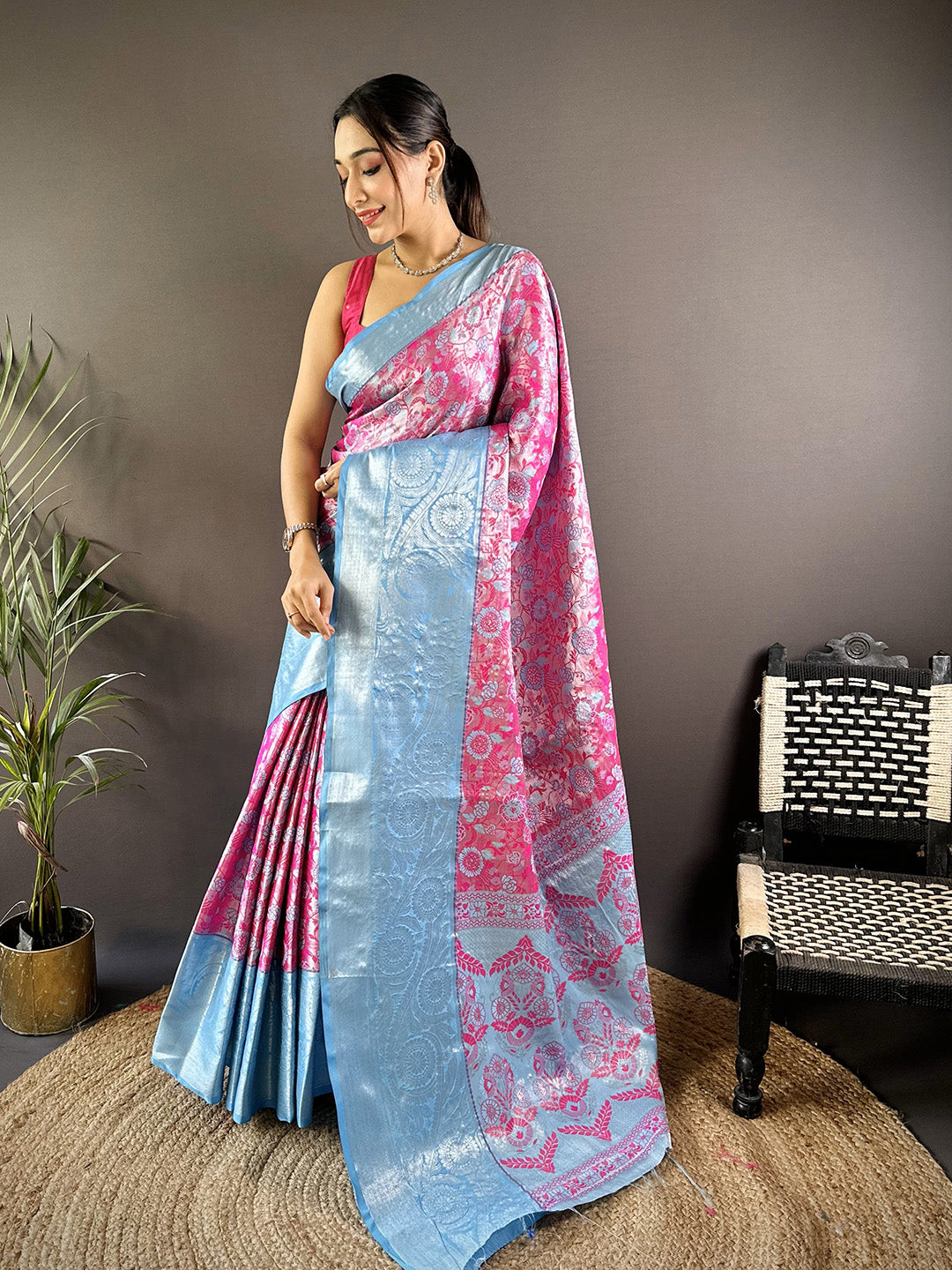 Urban Pallu Woven Design Silk Blend Traditional Saree