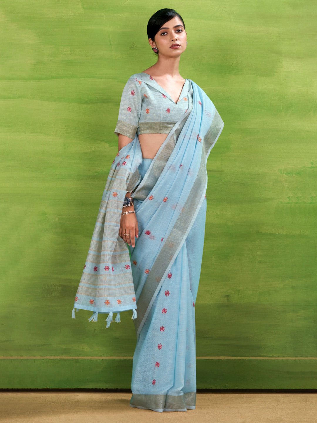 Urban Pallu Solid Cotton Blend Daily Saree