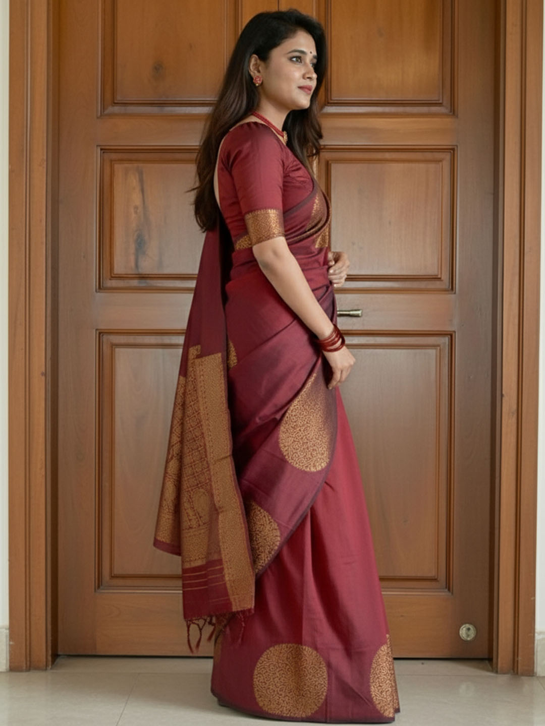 Urban Pallu Woven Design Silk Blend Work Saree