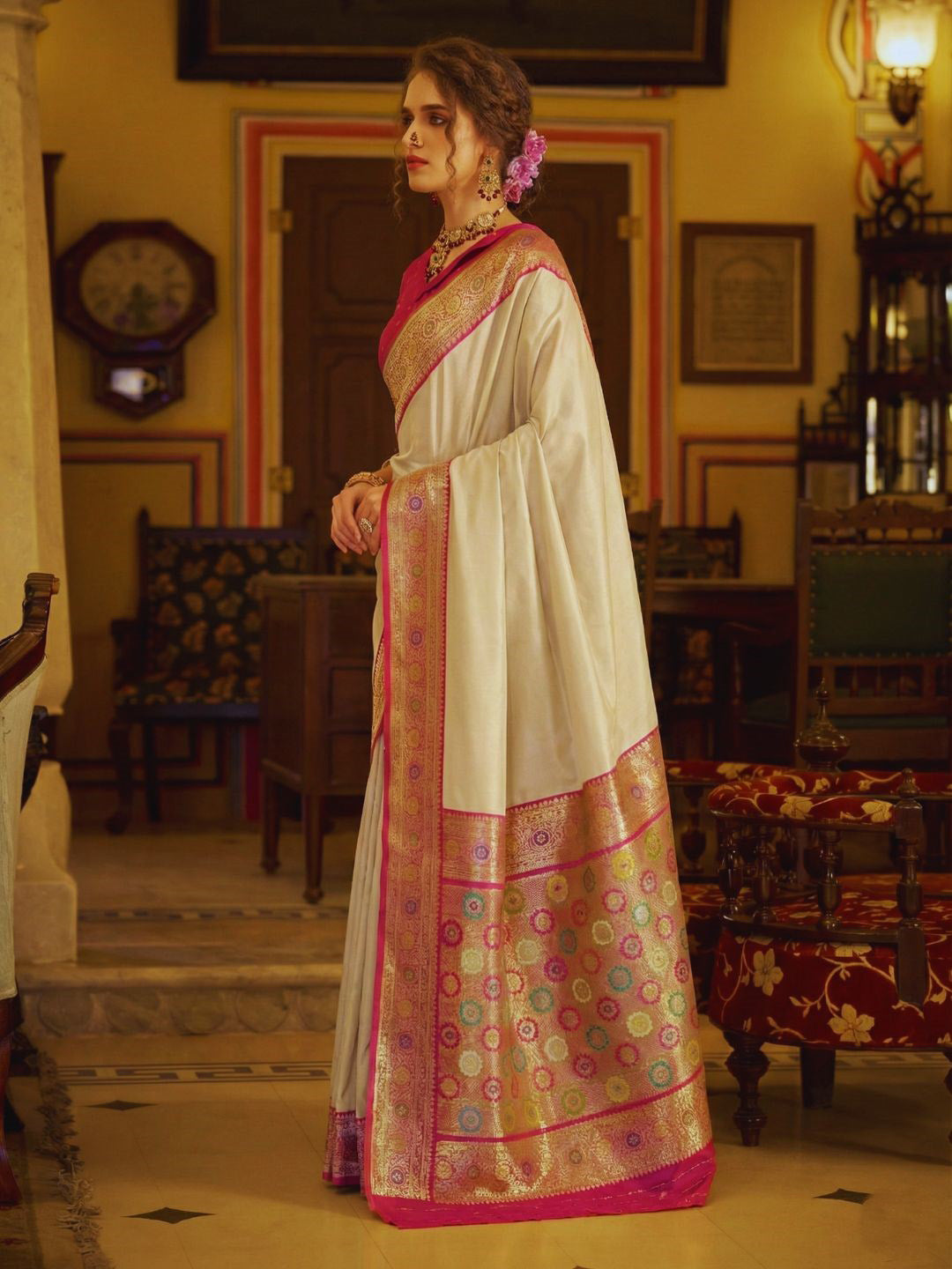 Urban Pallu Woven Design Silk Blend Daily Saree
