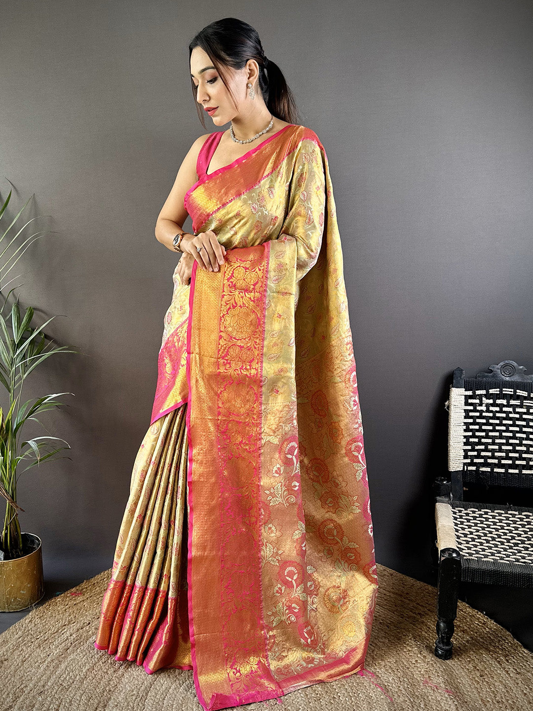 Urban Pallu Woven Design Silk Blend Traditional Saree