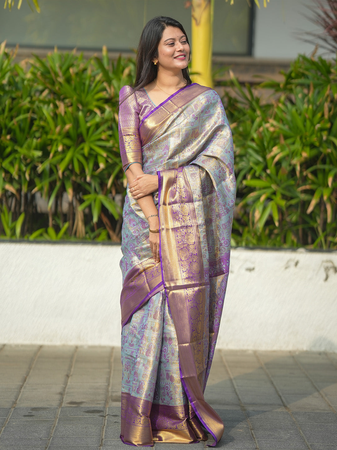 Urban Pallu Woven Design Silk Blend Traditional Saree