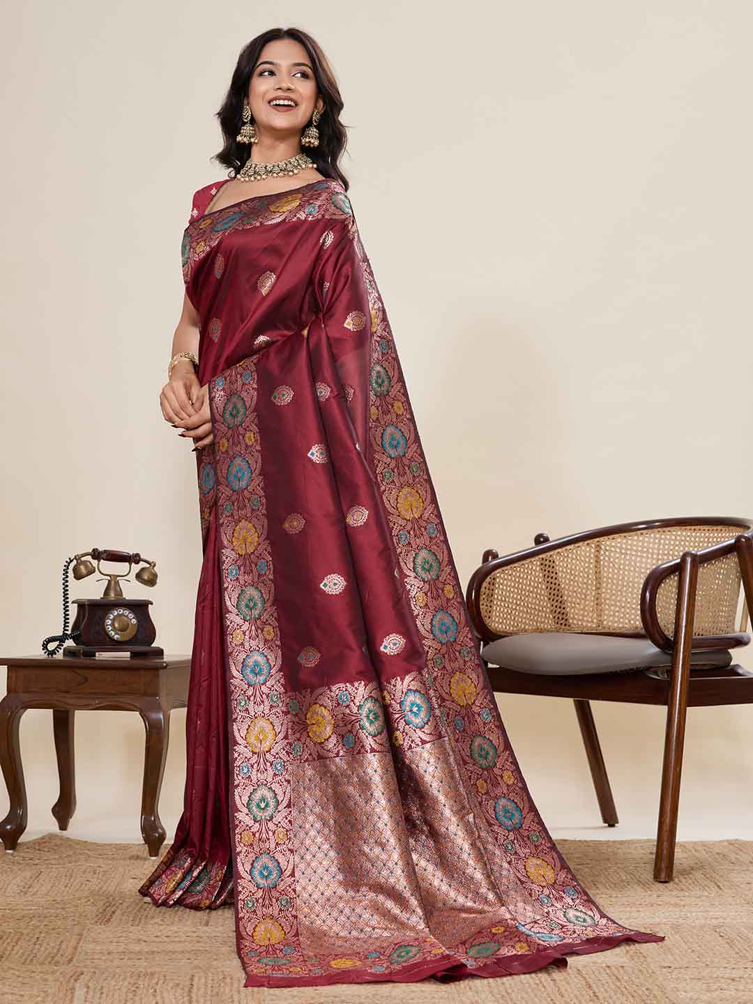 Urban Pallu Woven Design Silk Blend Party Saree