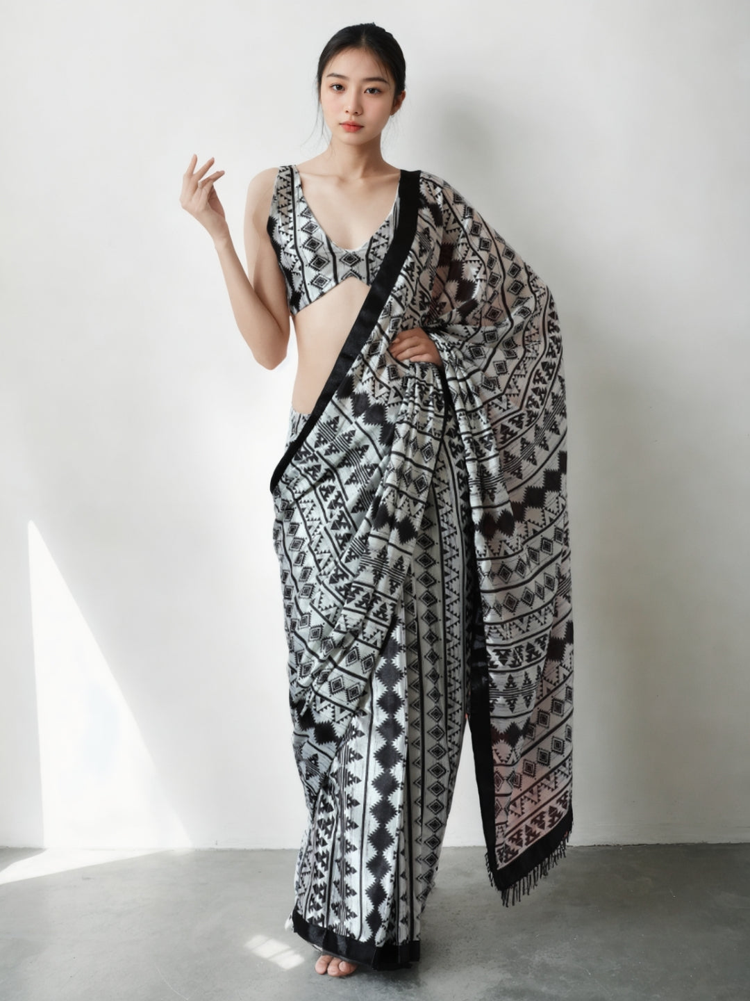 Urban Pallu Woven Design Silk Blend Fusion Saree