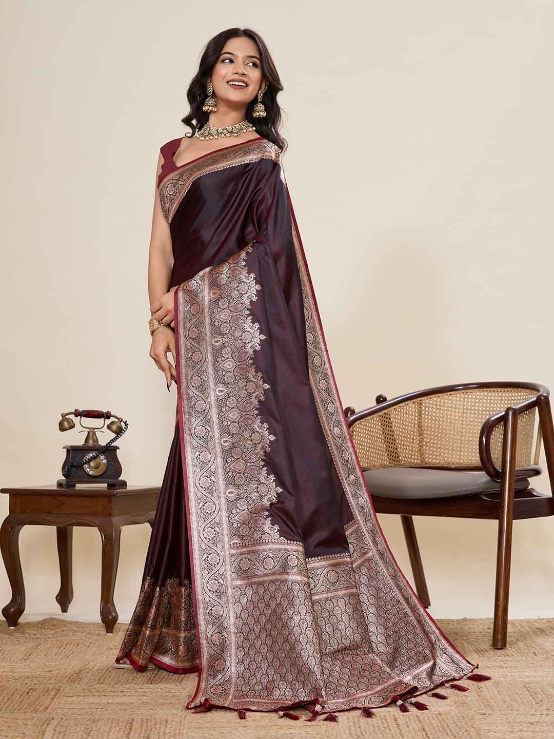 Urban Pallu Woven Design Silk Blend Party Saree