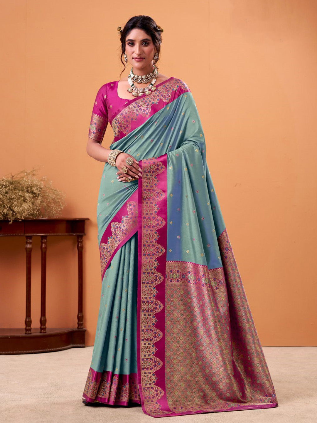 Urban Pallu Solid Silk Blend Festive Saree