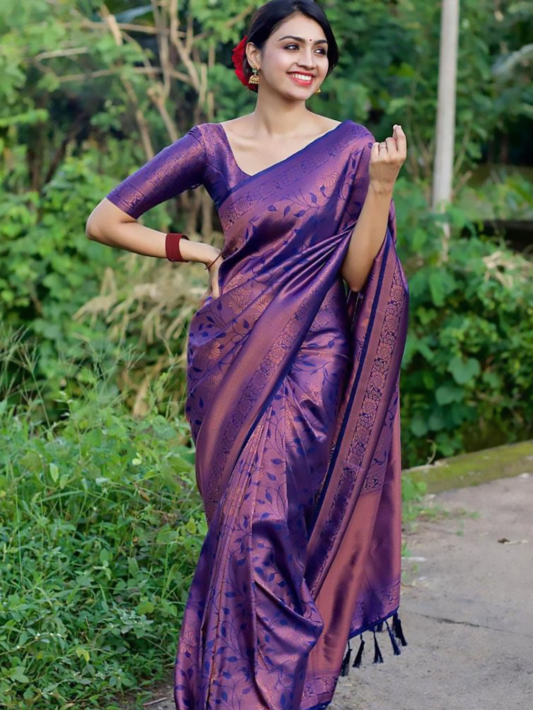 Urban Pallu Woven Design Silk Blend Traditional Saree