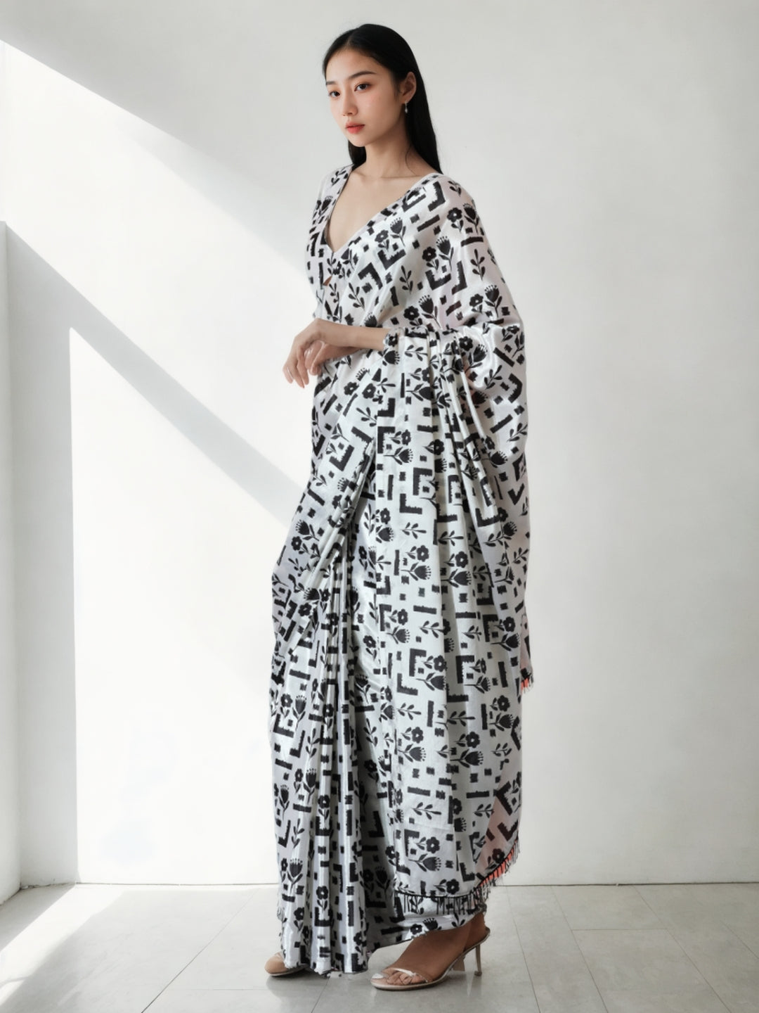 Urban Pallu Woven Design Silk Blend Fusion Saree