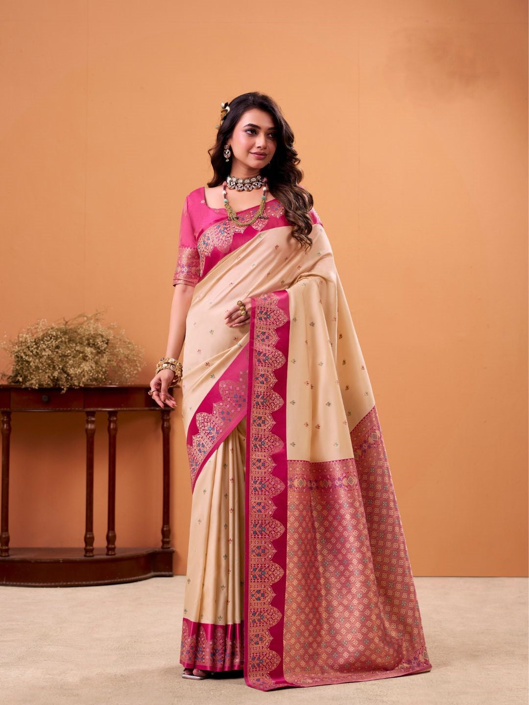 Urban Pallu Solid Silk Blend Festive Saree