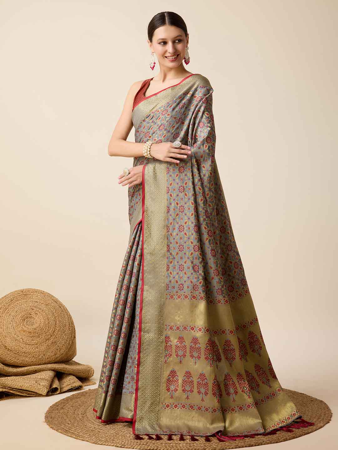 Urban Pallu Woven Design Silk Blend Party Saree