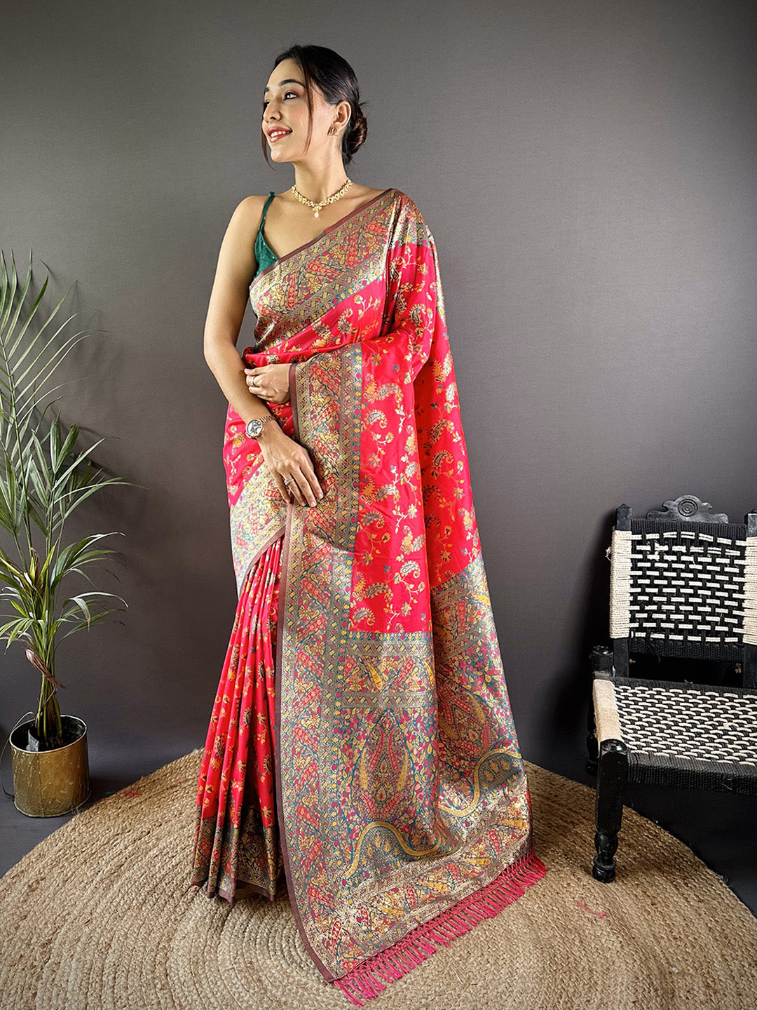 Urban Pallu Woven Design Silk Blend Traditional Saree