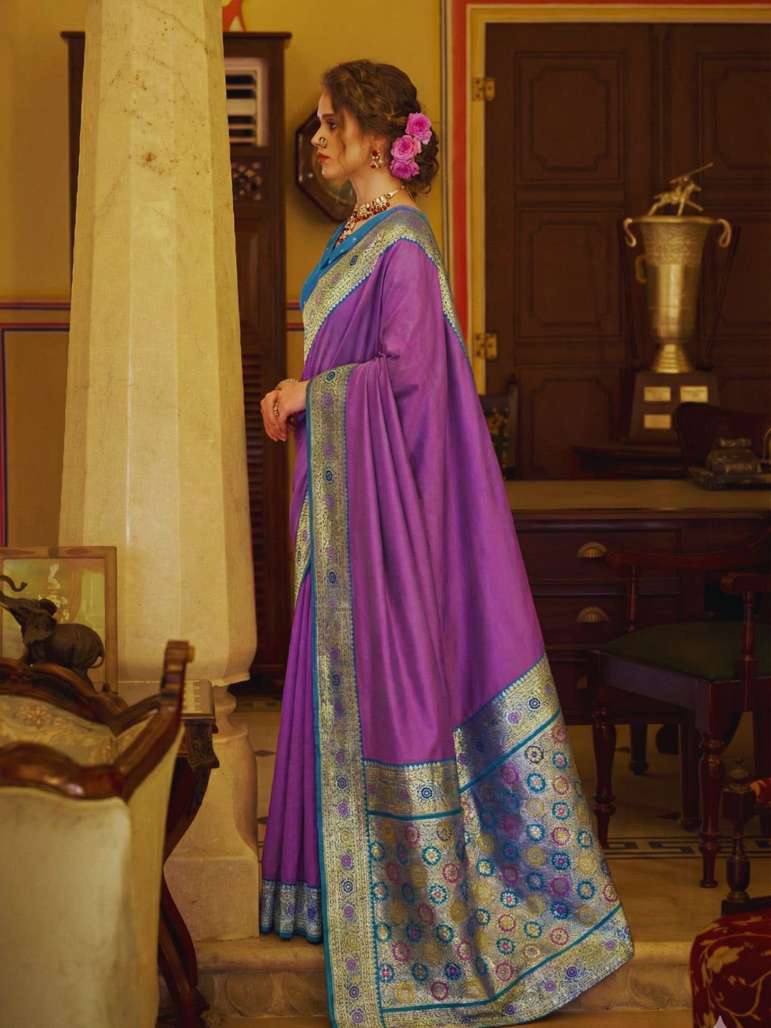 Urban Pallu Woven Design Silk Blend Daily Saree