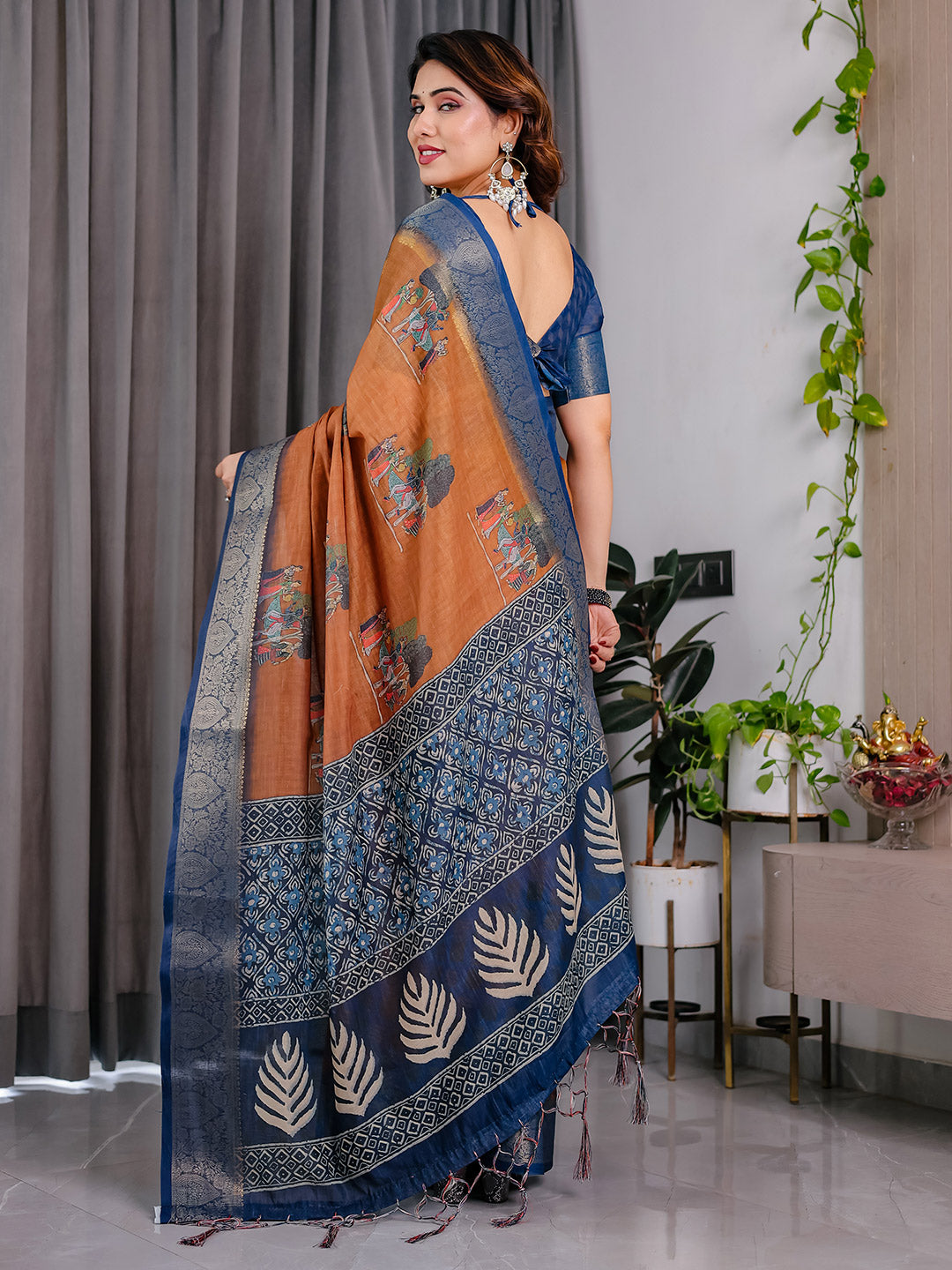 Urban Pallu Ethnic Motifs Patola Saree