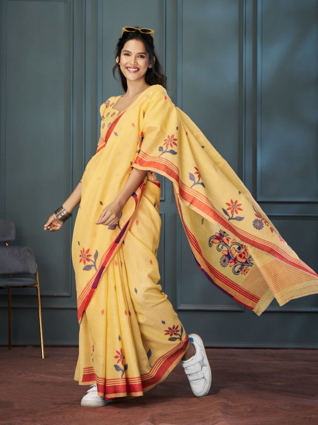 Urban Pallu Solid Cotton Blend Daily Saree