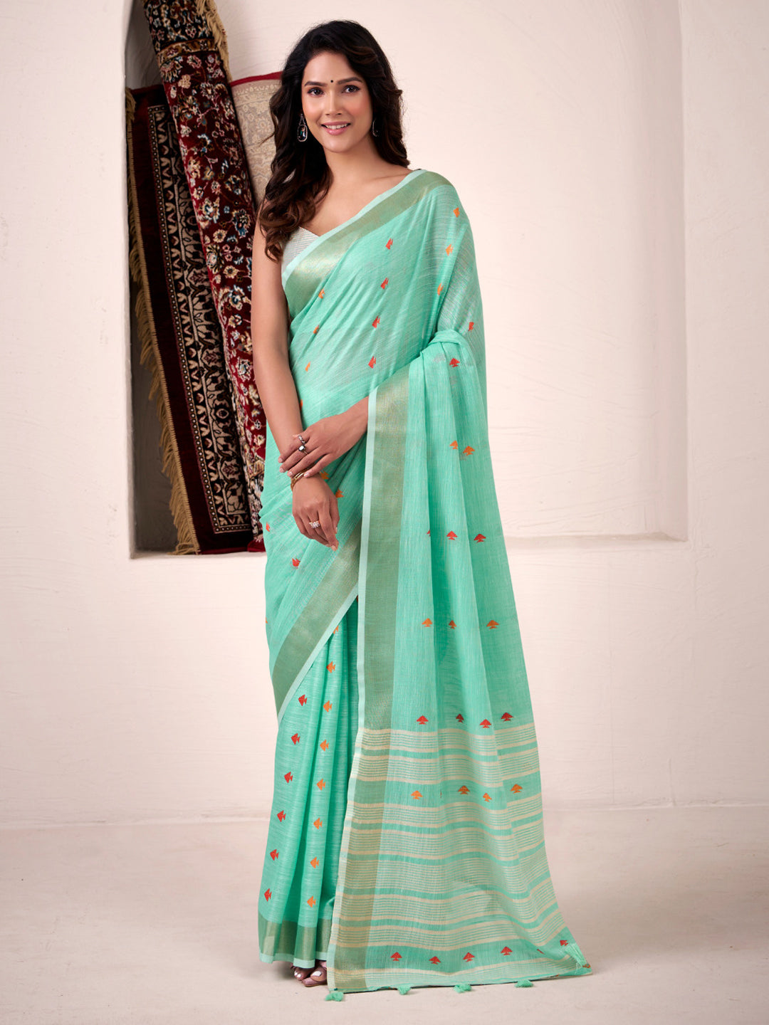Urban Pallu Embroidered Cotton Blend Traditional Saree