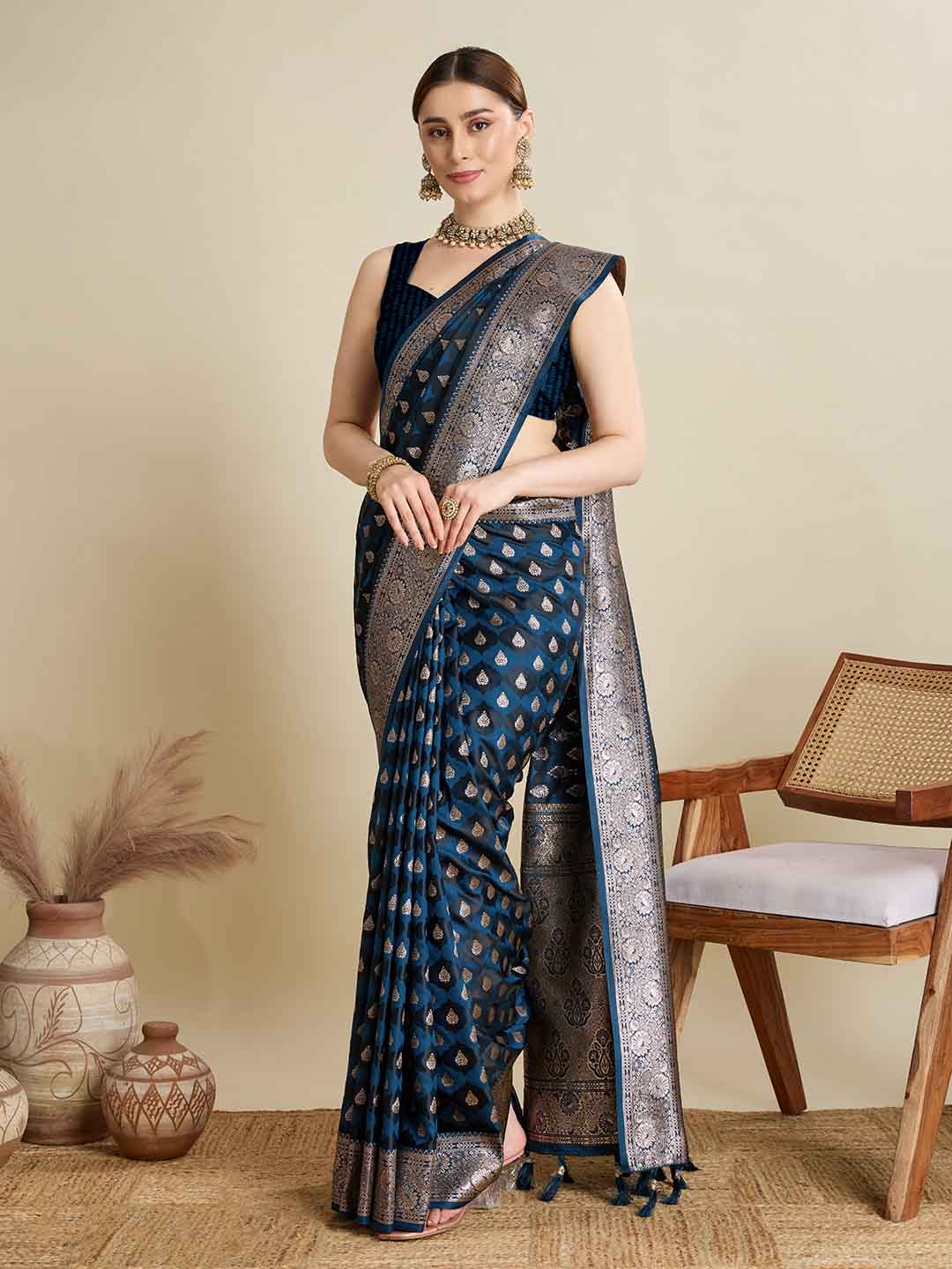 Urban Pallu Woven Design Silk Blend Party Saree