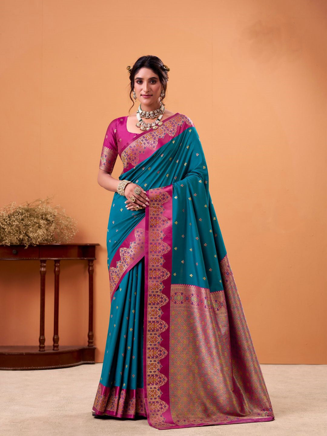 Urban Pallu Solid Silk Blend Festive Saree
