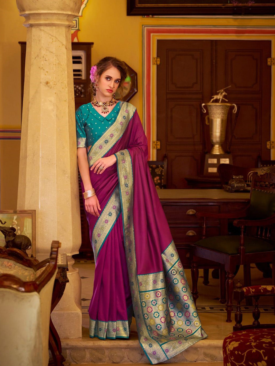 Urban Pallu Woven Design Silk Blend Daily Saree