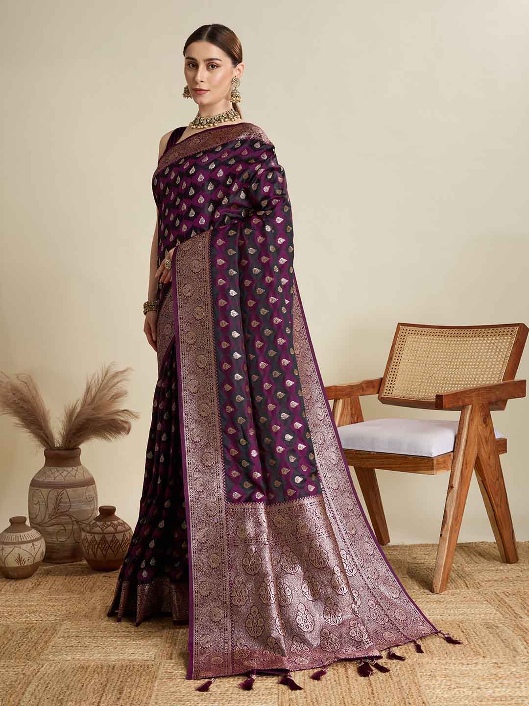 Urban Pallu Woven Design Silk Blend Party Saree