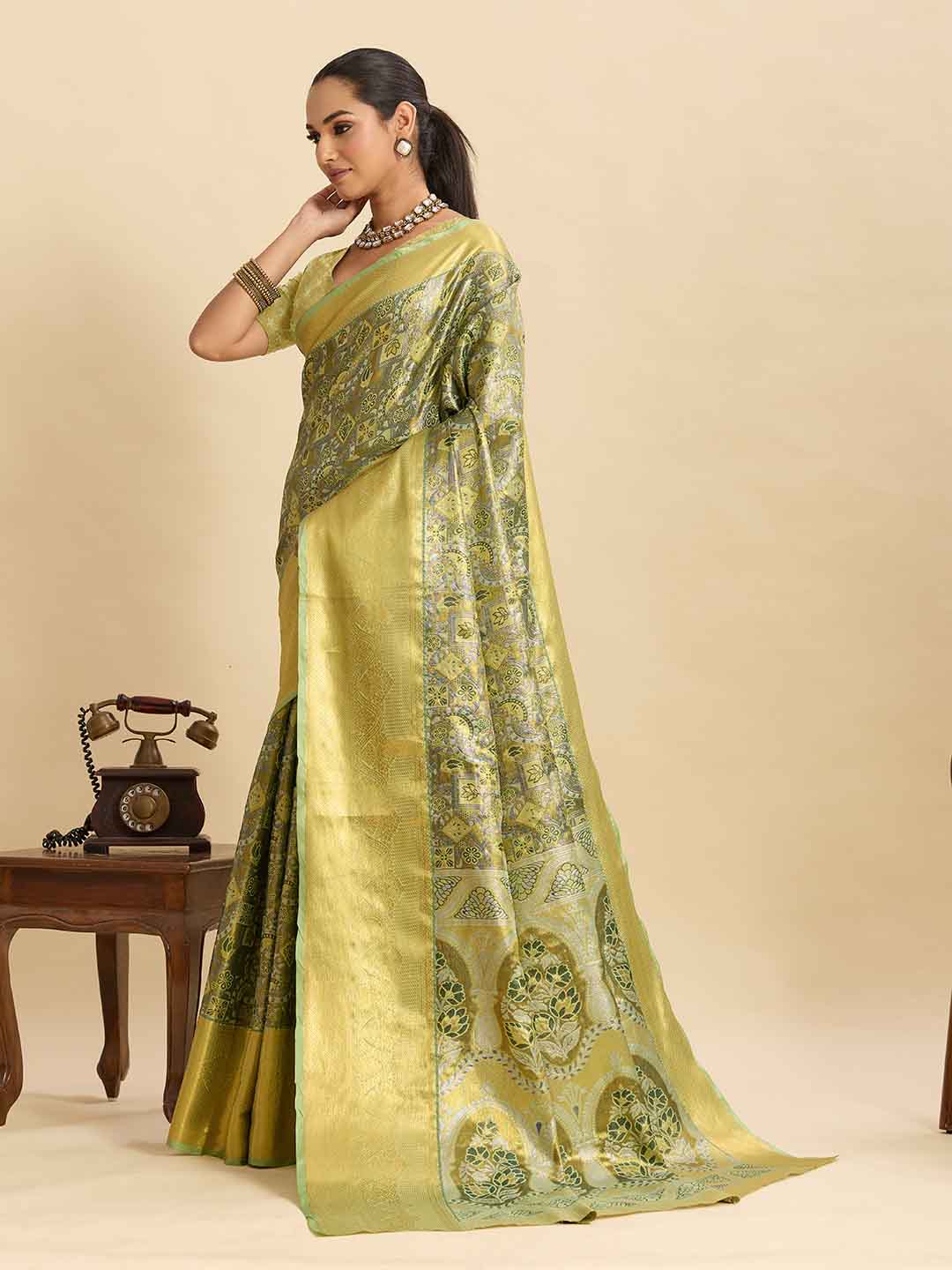 Urban Pallu Woven Design Silk Blend Party Saree