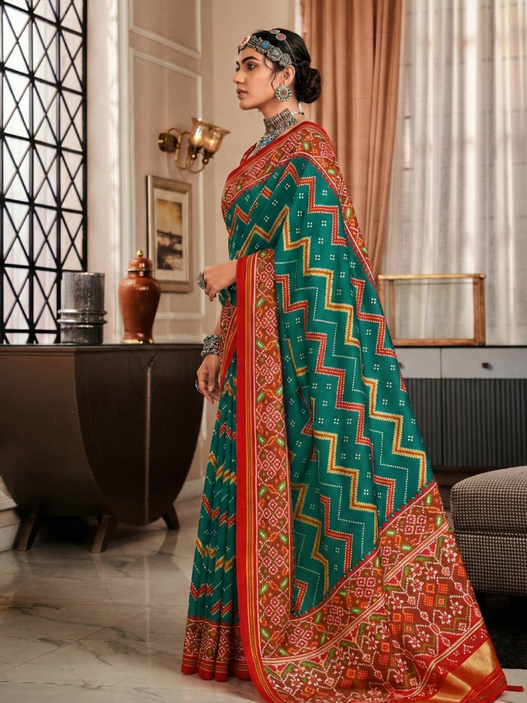 Urban Pallu Woven Design Cotton Blend Daily Saree