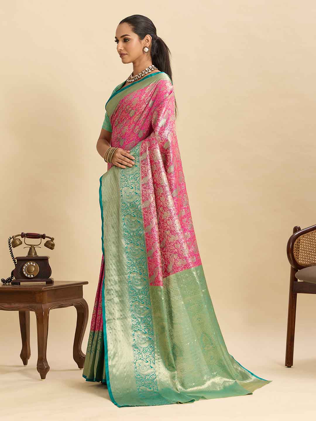 Urban Pallu Woven Design Silk Blend Festive Saree