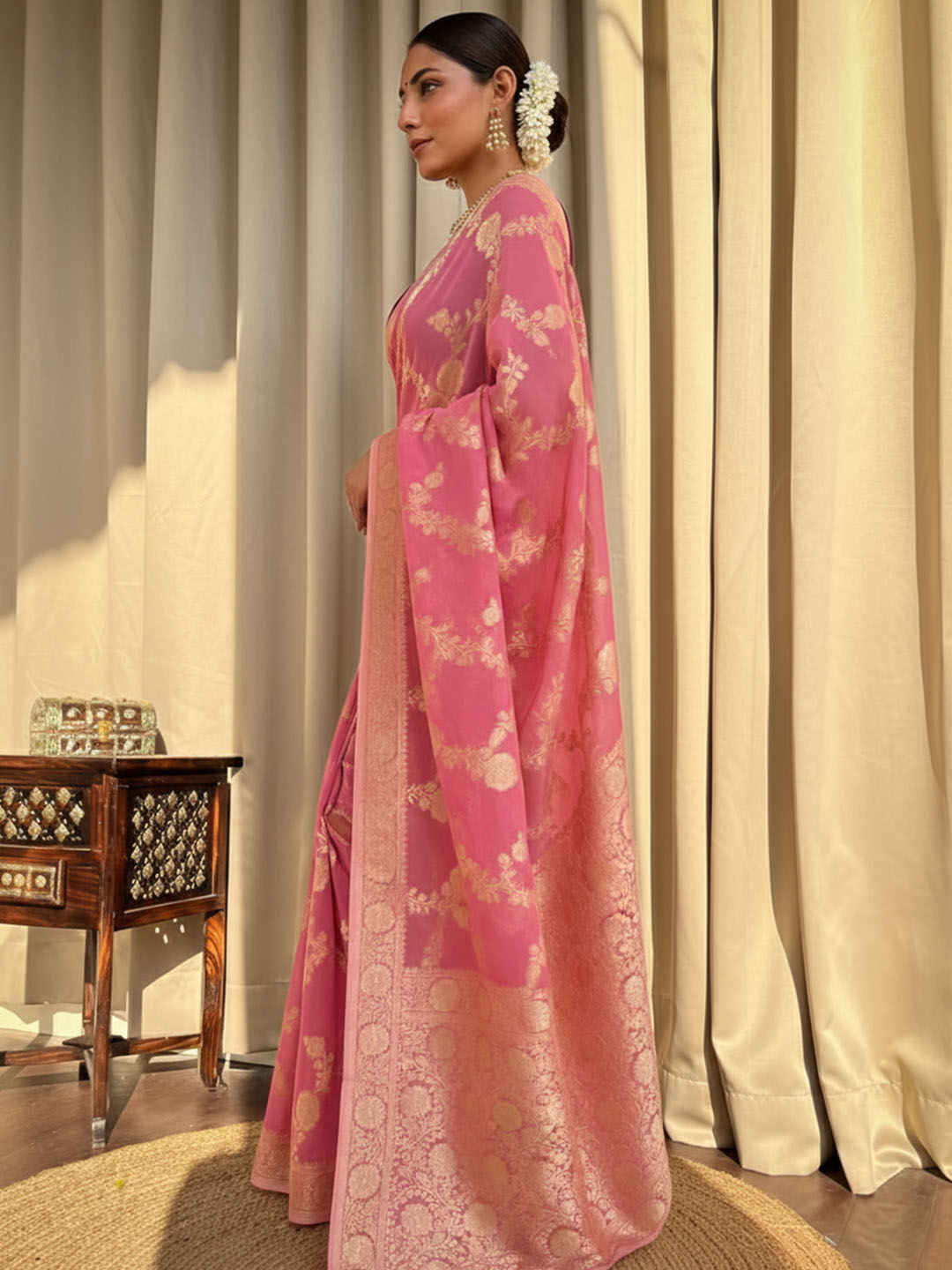 Urban Pallu Woven Design Silk Blend Traditional Saree