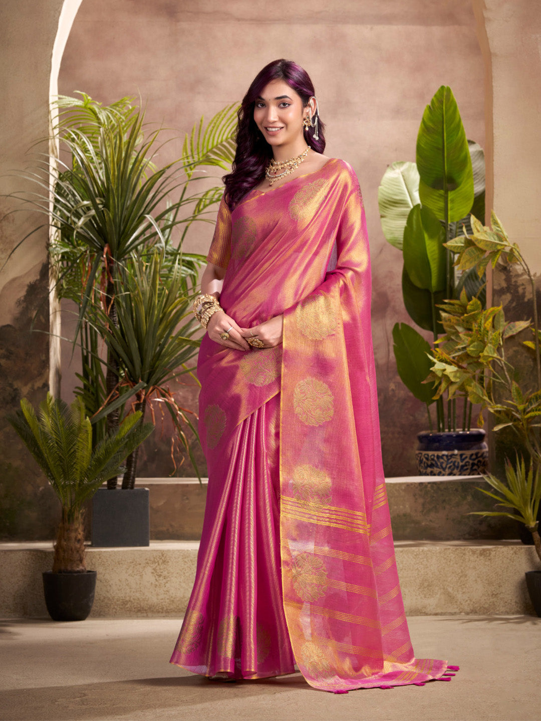 Urban Pallu Woven Design Silk Blend Traditional Saree