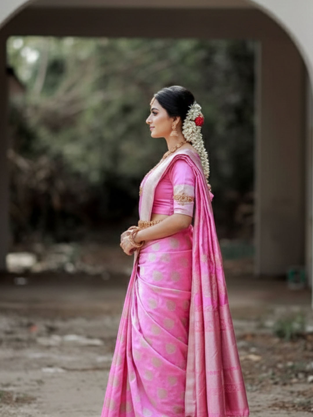 Urban Pallu Woven Design Silk Blend Work Saree