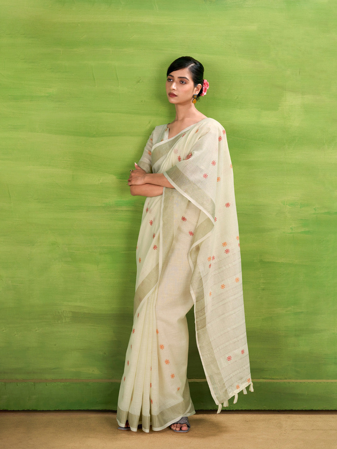 Urban Pallu Solid Cotton Blend Daily Saree