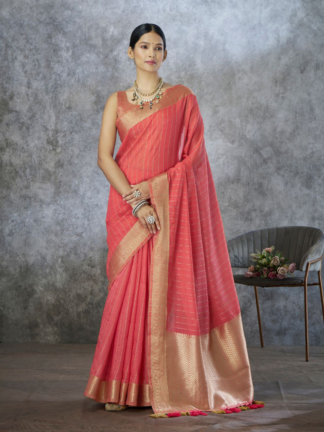 Urban Pallu Solid Cotton Blend Daily Saree