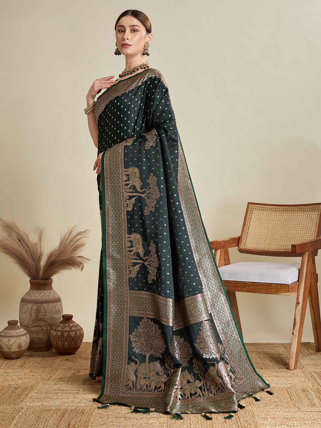 Urban Pallu Woven Design Silk Blend Party Saree